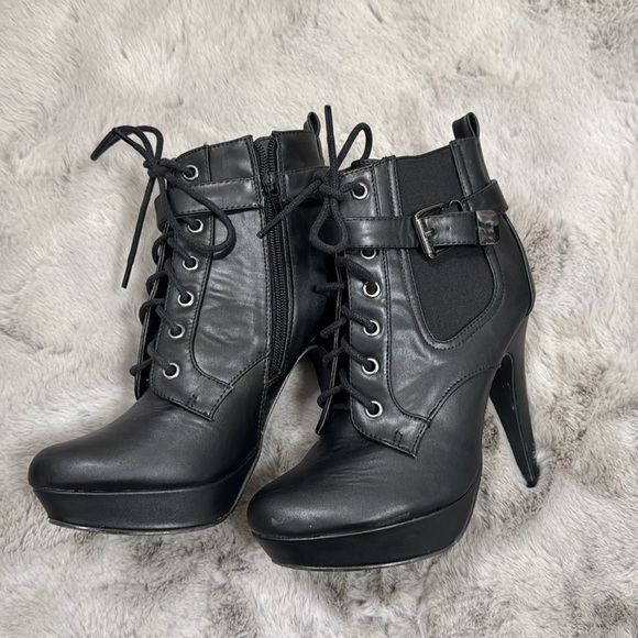 Guess booties - Picture 4 of 8